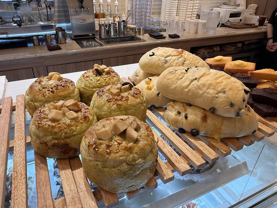 Olive rustic bread