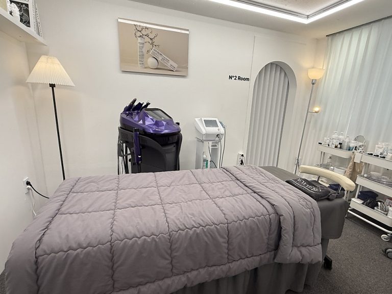 Dewvero The Skin, Bangbae: A Private Hydration Facial for Dry, Sensitive Skin