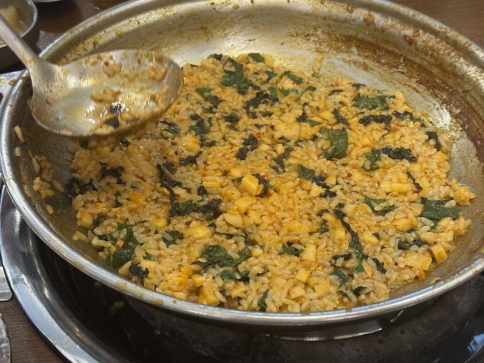 Perilla-oil radish-kimchi fried rice