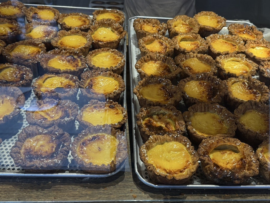 MeiTaWang Egg Tart, Seongsu: The Giant Salted Egg Tart (Line, Price and How to Store It)