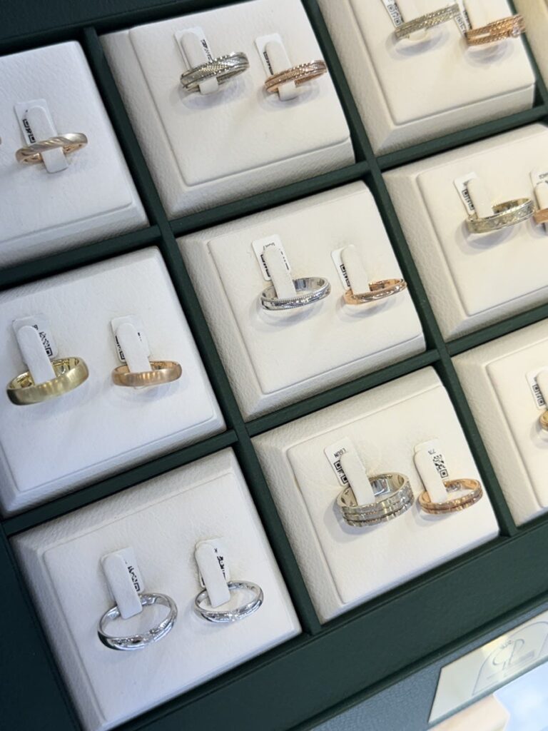 Oneul Naui Jewelry, Jongno: Couple Rings, Wedding Bands and a Milgrain Guard Ring in Seoul's Gold Street