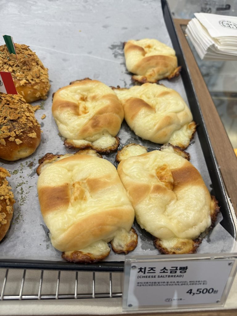 Shiopanya at Times Square: Premium Japanese Salt Bread Worth Two Visits